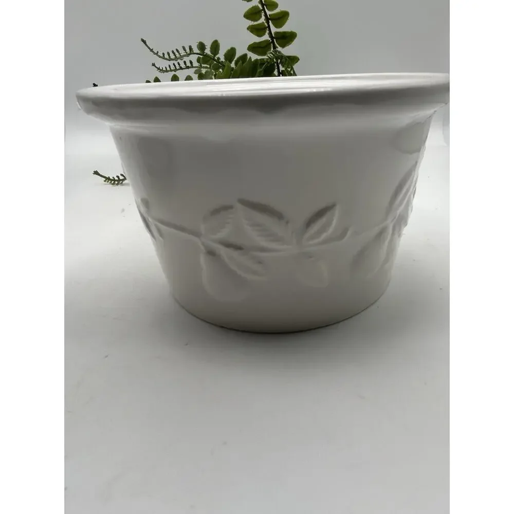 Round White Ceramic Embossed Fruit Lidded Box 5.2